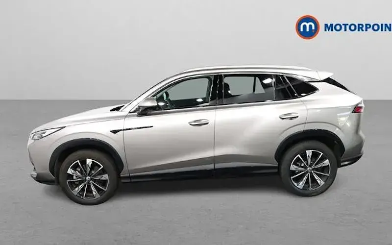 Używany MG HS Trophy 224 KM (164 kW) 2025 Srebrny SUV