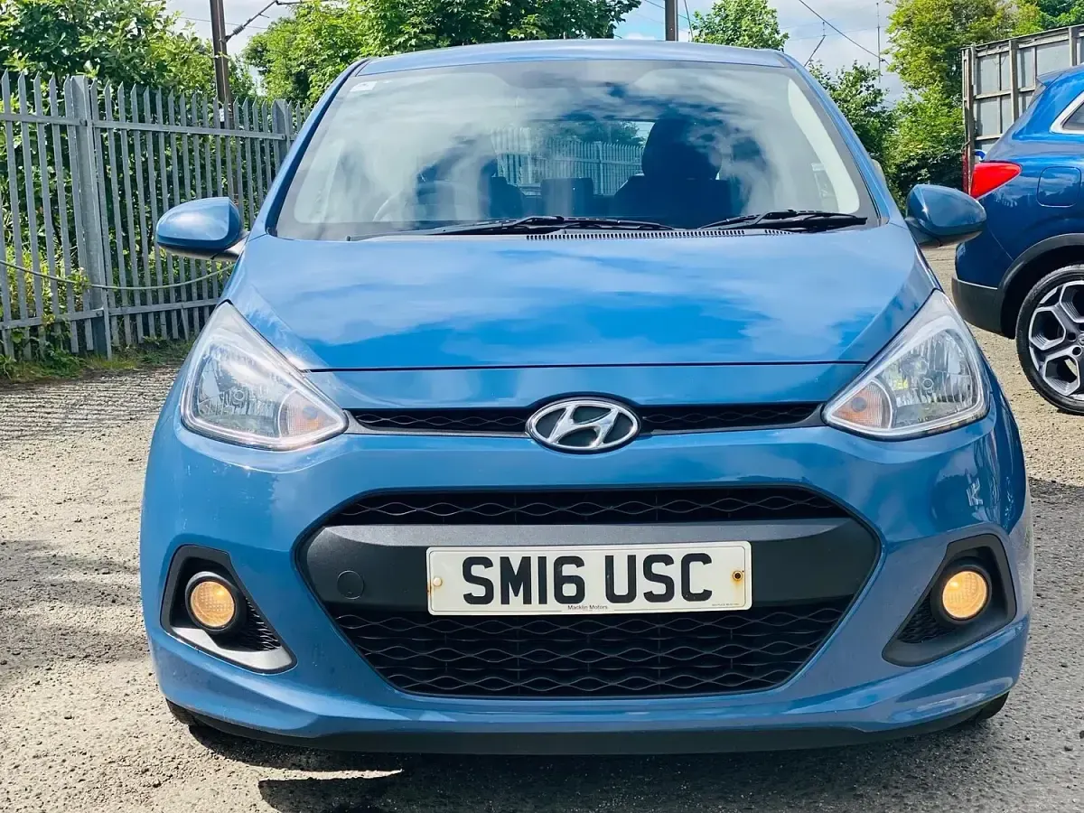Used Hyundai i10 SE 67 HP (49 kW) 2016 Blue Hatchback