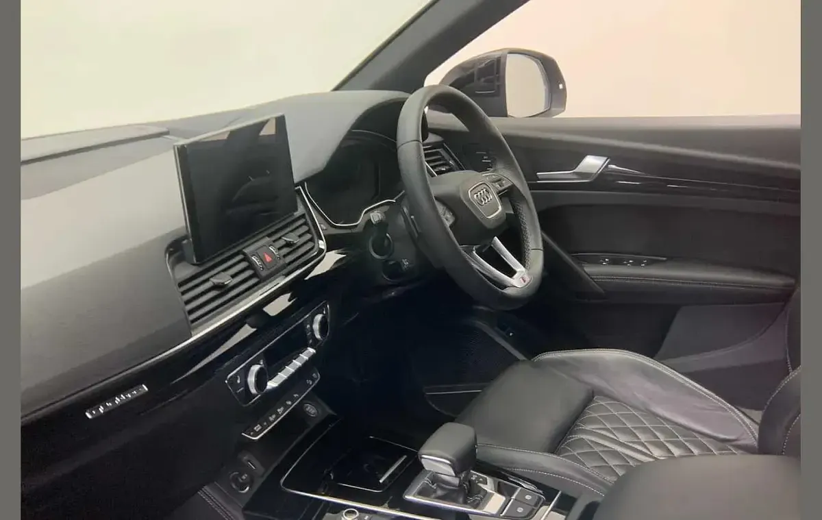 Used Audi Q5 Advanced 261 HP (191 kW) 2023 Blue SUV