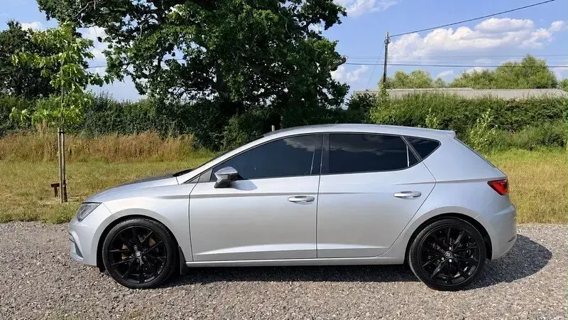 Used Seat Leon FR Sport 190 HP (139 kW) 2019 Silver Hatchback