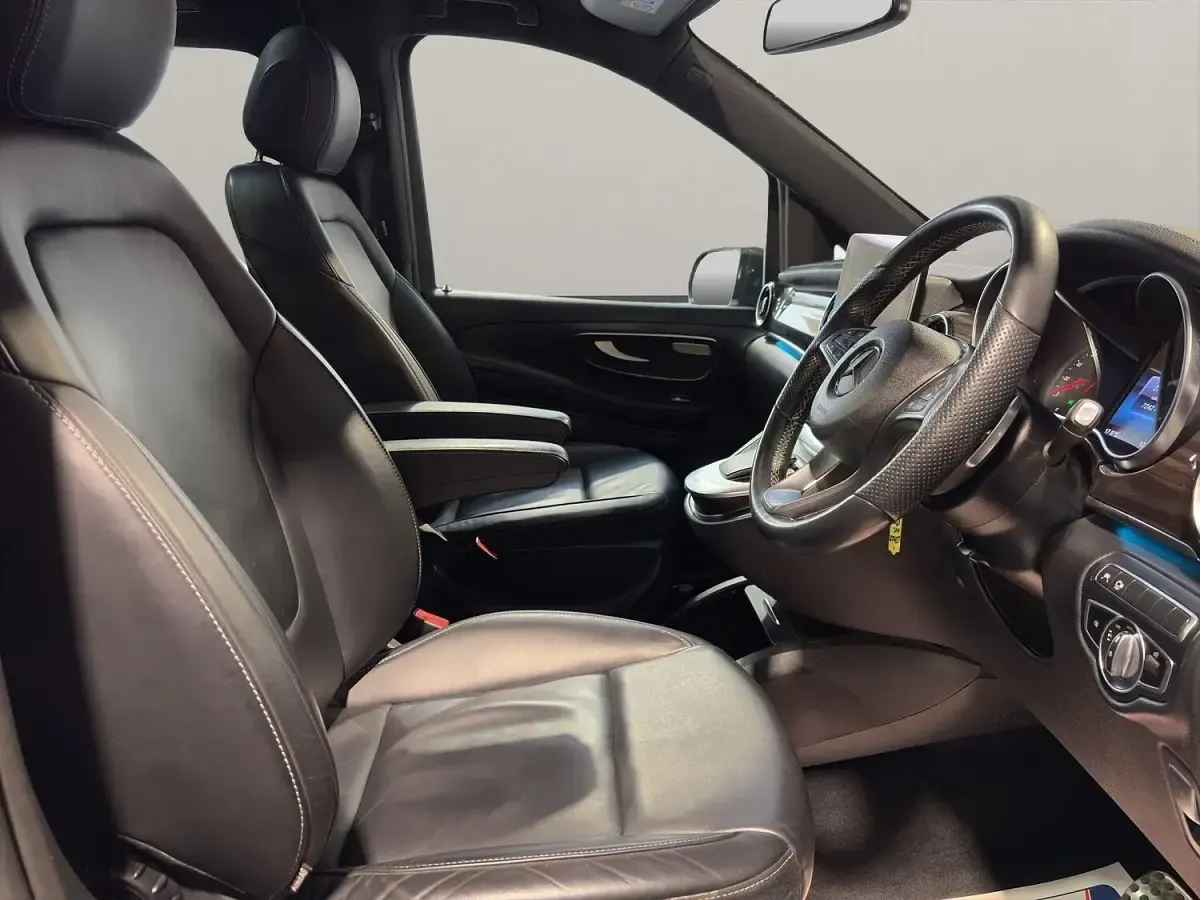 Used Mercedes V300 239 HP (175 kW) 2020 Grey MPV