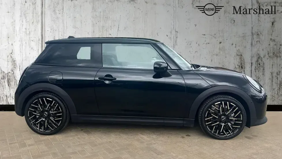 Used Mini Cooper Exclusive 114 kW (156 HP) 2026 Midnight black ii Hatchback
