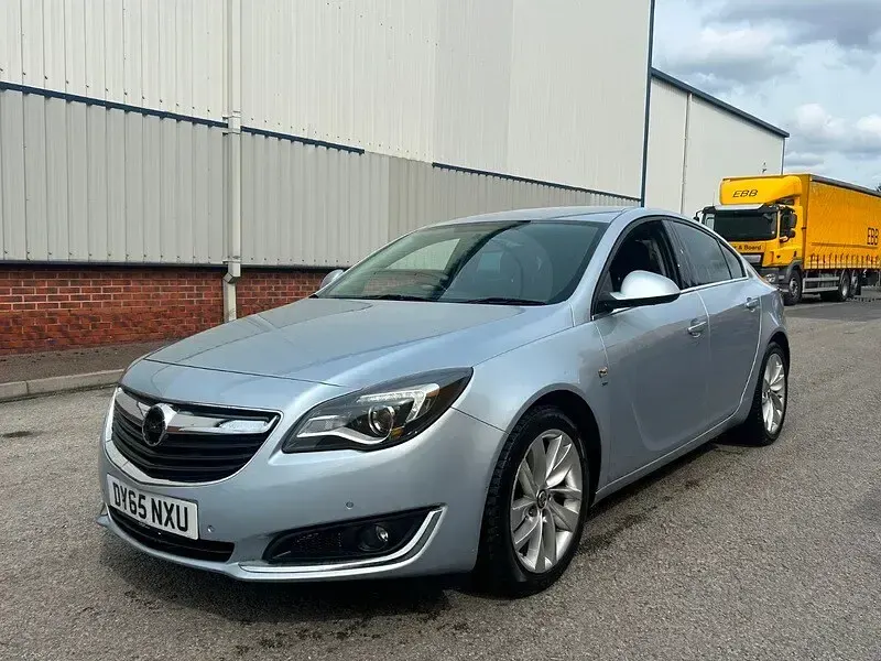 Used Vauxhall Insignia SRi 140 HP (102 kW) 2016 Silver Hatchback