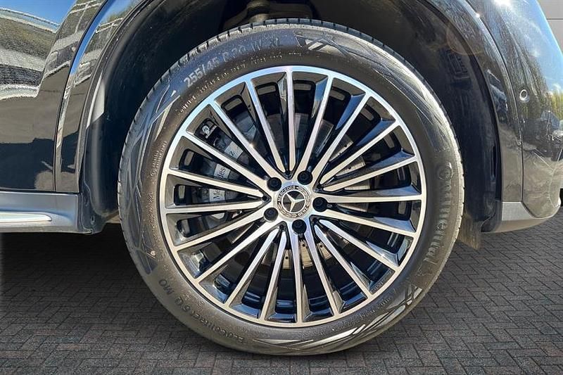 Second-hand Mercedes GLC300e AMG line 313 CP (230 kW) 2025 Negru Break
