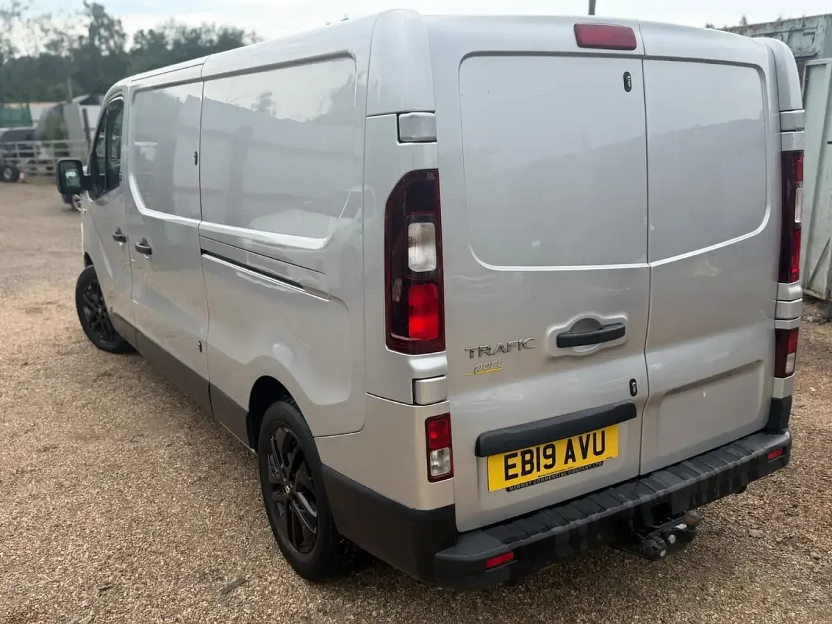 Used Renault Trafic 2019 Silver MPV
