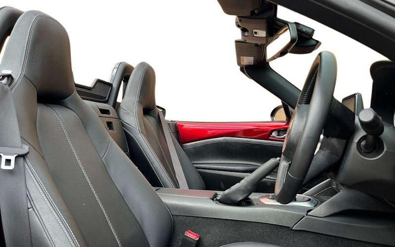 Usado Mazda MX5 Exclusive-Line 184 HP (135 kW) 2026 Cabrios