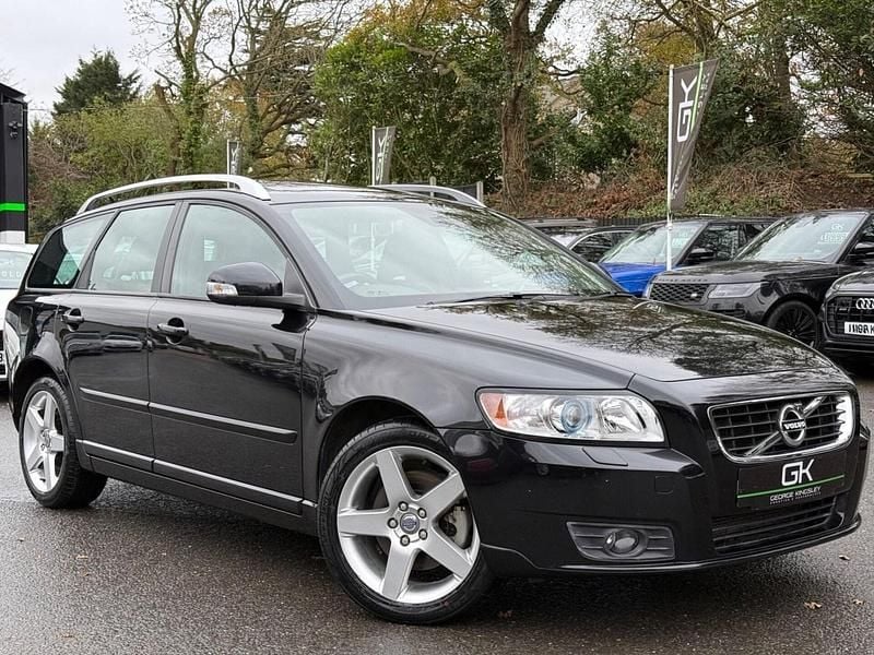 Black Used 2023 Volvo V50 SE Estate | £6,995 (Fair price) - Image 1/3
