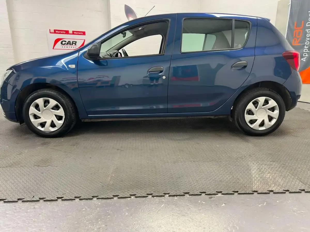 Used Dacia Sandero Ambiance 2018 Blue Hatchback
