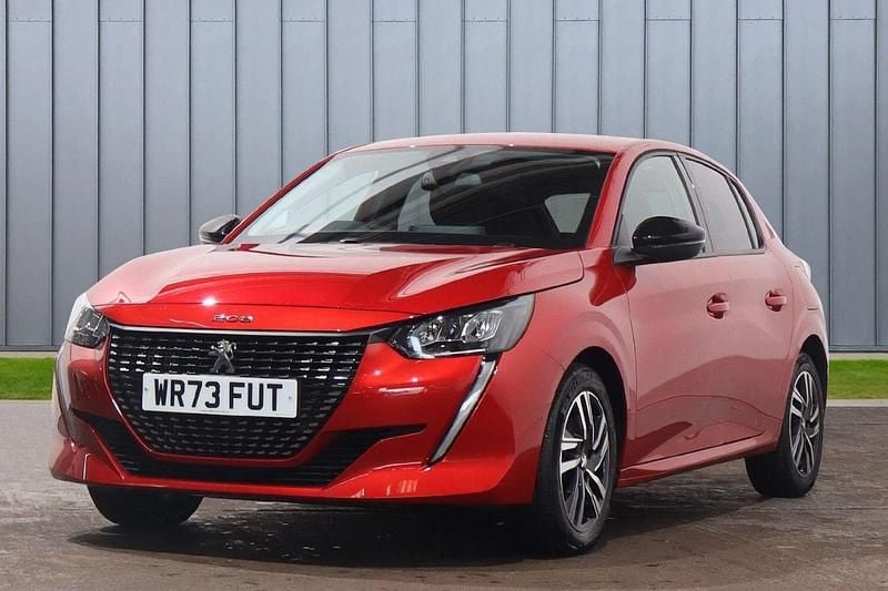 Used Peugeot 208 Allure+ 99 HP (72 kW) 2023 Red Hatchback
