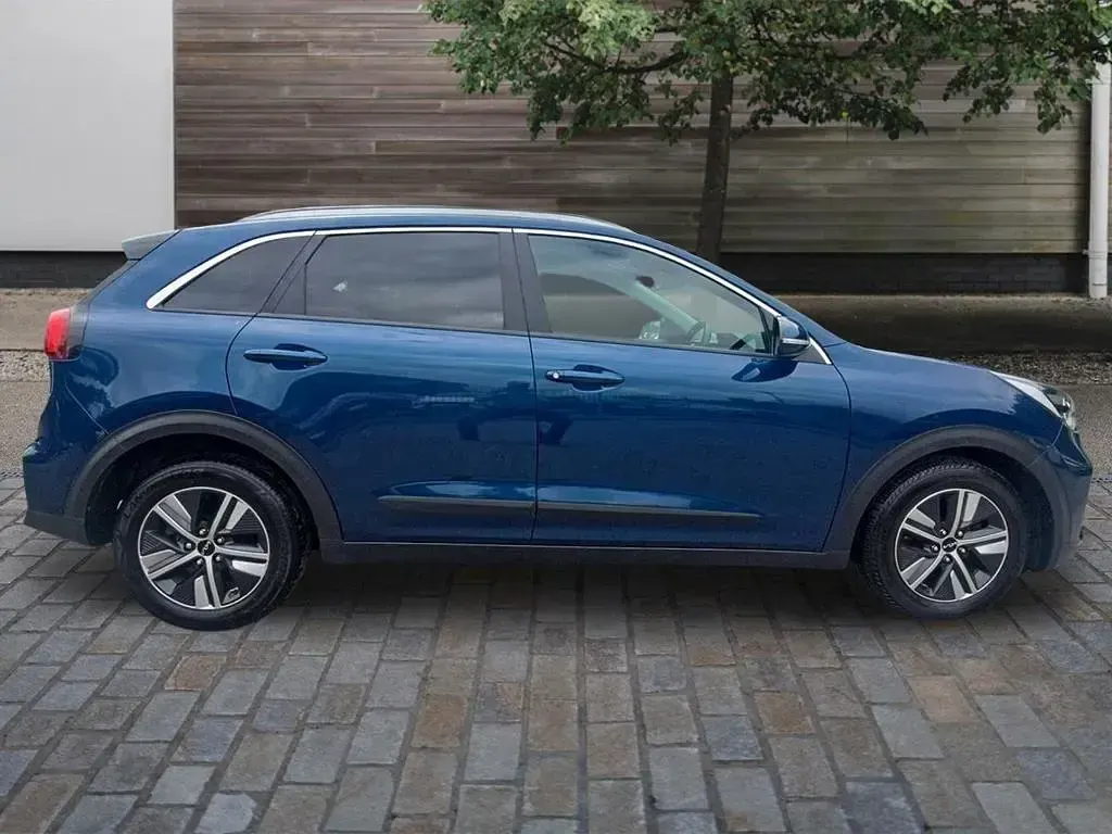 Used Kia Niro 139 HP (102 kW) 2022 Blue SUV