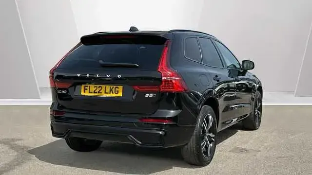 Used Volvo XC60 R-Design 247 HP (181 kW) 2022 SUV