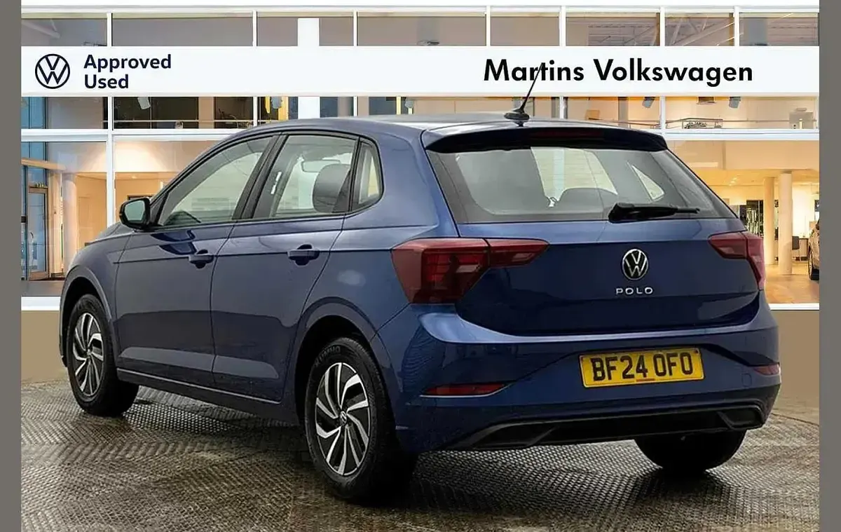 Second-hand VW Polo Life 80 CP (58 kW) 2024 Albastru Hatchback