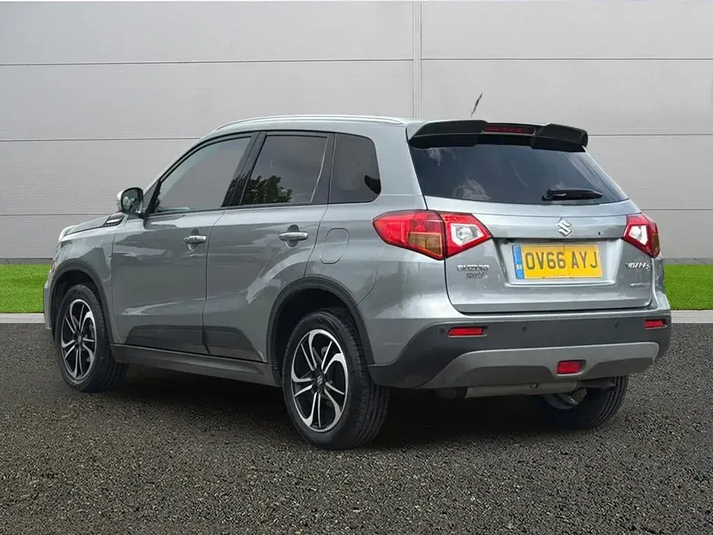 Usado Suzuki Vitara 140 CV (102 kW) 2016 Gris SUV