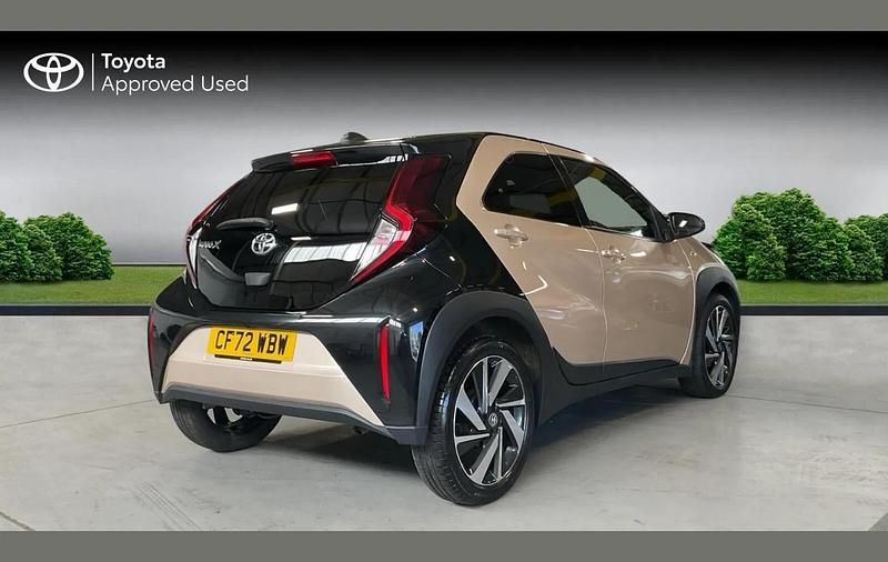 Used Toyota Aygo X 72 HP (52 kW) 2023 Beige SUV