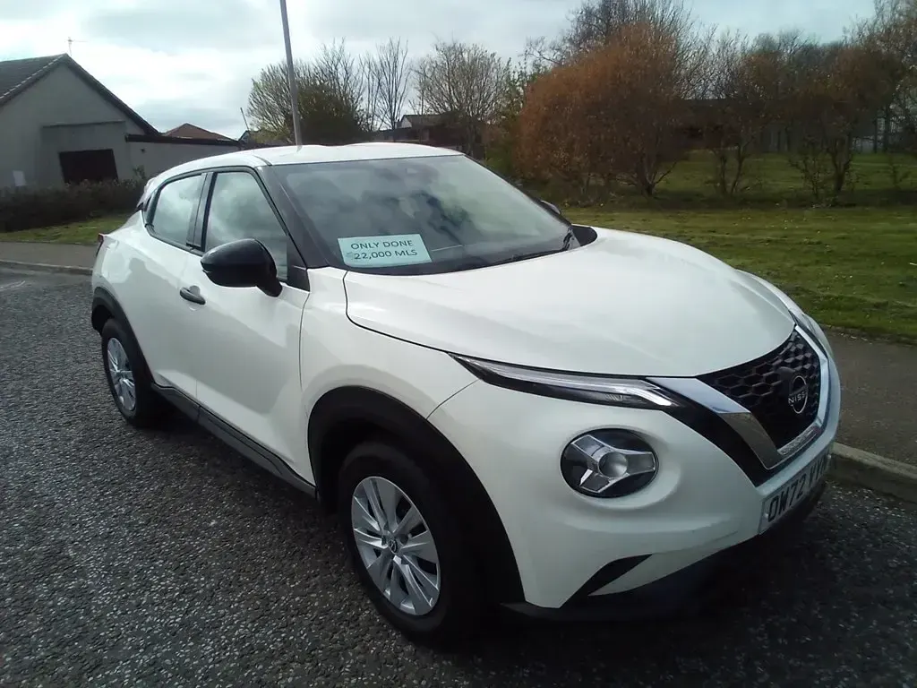 Usado Nissan Juke Visia 114 HP (83 kW) 2023 Branco SUV