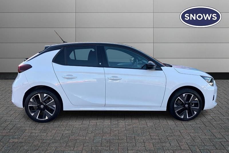 Used Vauxhall Corsa-e 100 kW (136 HP) 2024 Arctic white Hatchback