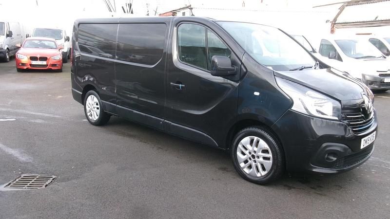Used Renault Trafic 120 HP (88 kW) 2019 Black MPV