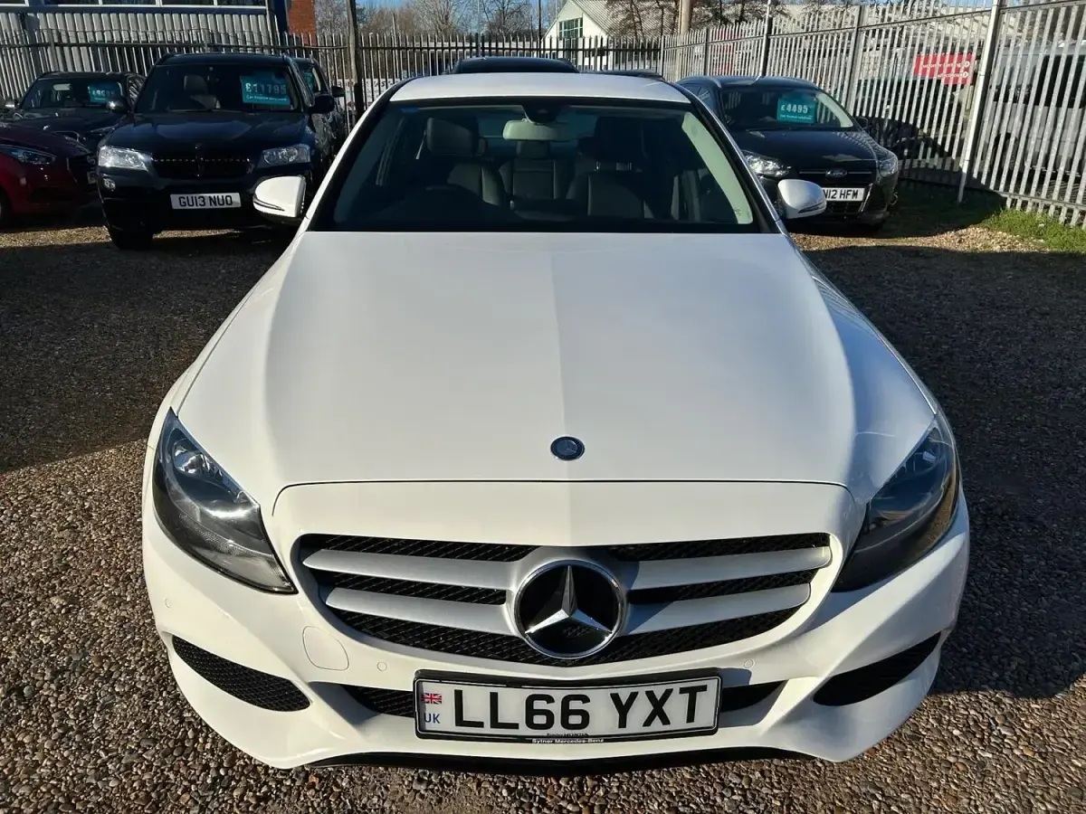 Usado Mercedes C220 Executive 170 CV (125 kW) 2016 Blanco Berlina