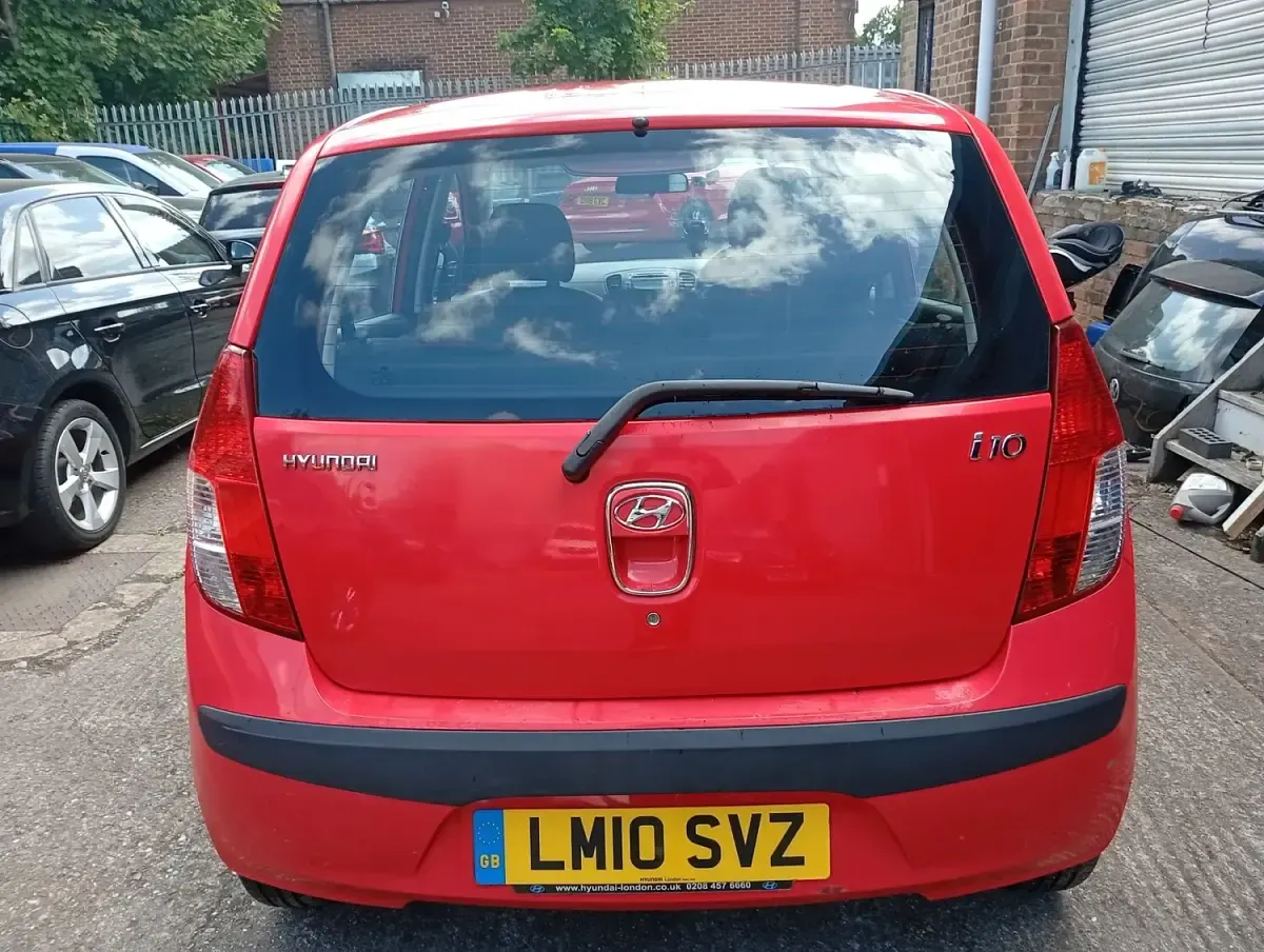 Used Hyundai i10 Classic 77 HP (56 kW) 2010 Red Hatchback