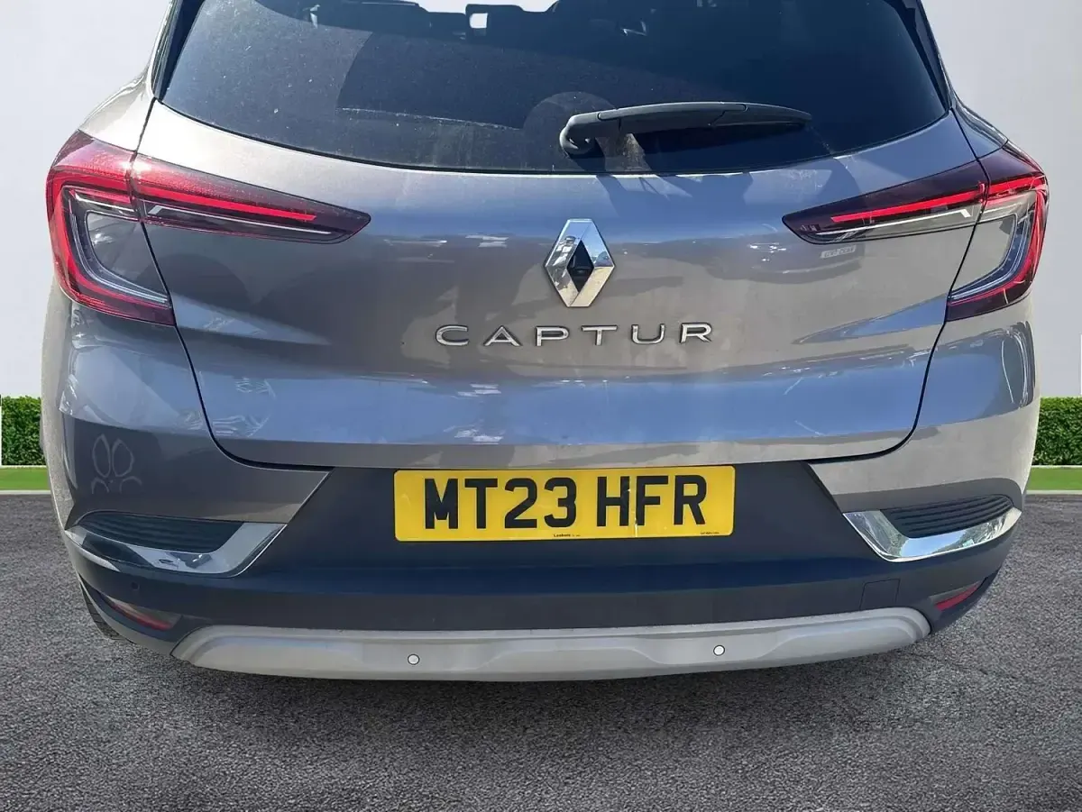 Used Renault Captur Techno 91 HP (66 kW) 2023 Grey/black SUV