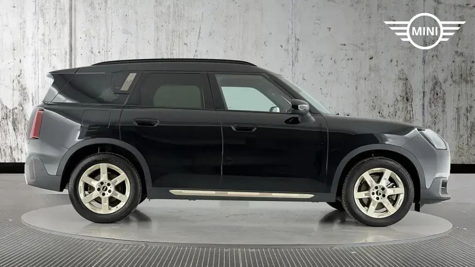 Used Mini Countryman 215 HP (158 kW) 2024 Black SUV