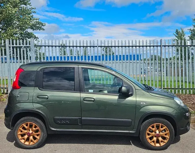 Used Fiat Panda 4x4 S 85 HP (62 kW) 2018 Green Hatchback