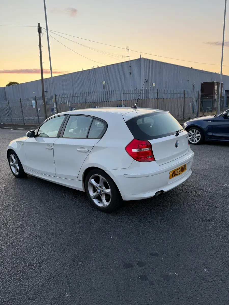 Used BMW 118 Sport Line 2009 White Hatchback
