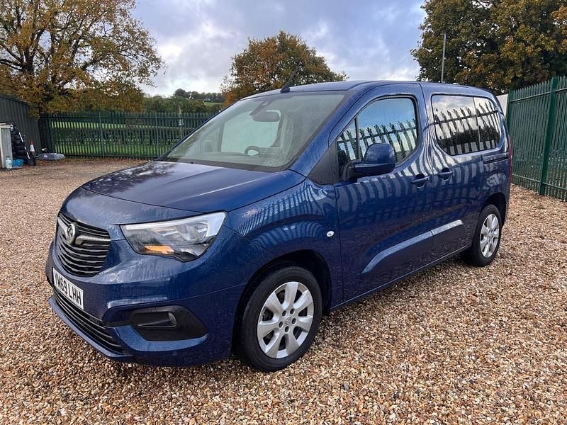 Used Vauxhall Combo S 100 HP (73 kW) 2019 Blue MPV