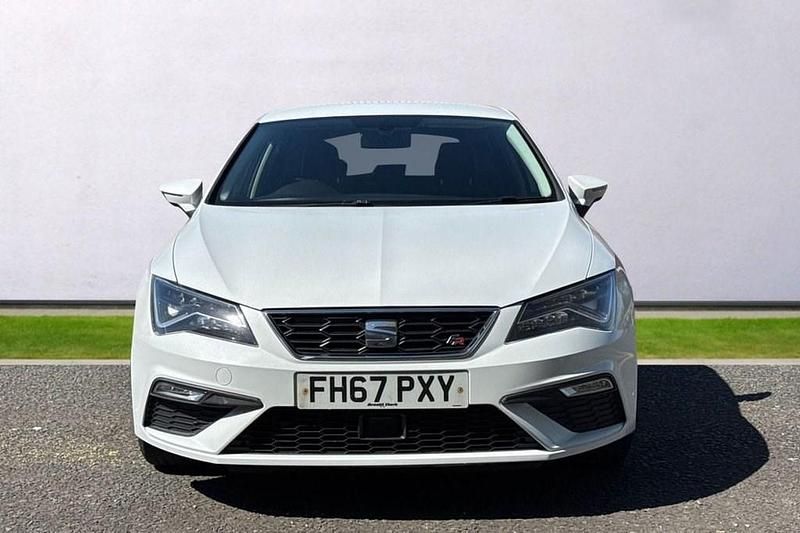 Begagnad Seat Leon FR 150 HK (110 kW) 2018 Vit Halvkombi