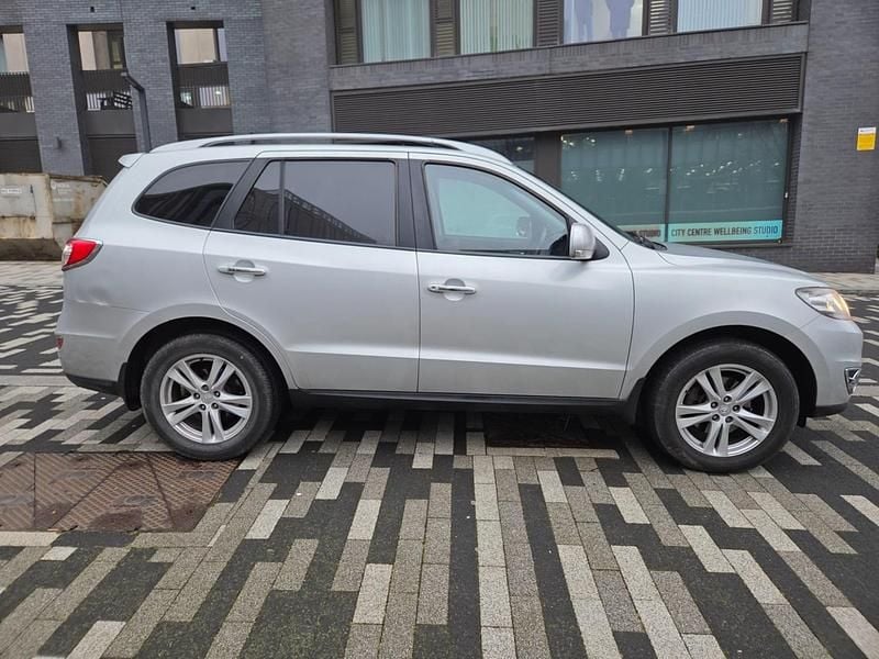 Used Hyundai Santa Fe Premium 194 HP (142 kW) 2010 Silver SUV