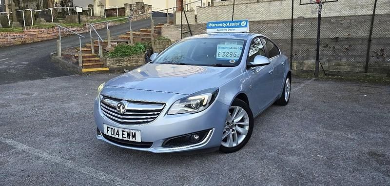 Used Vauxhall Insignia SRi 140 HP (102 kW) 2014 Silver Hatchback