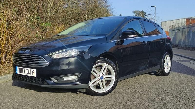 Used Ford Focus Zetec 125 HP (91 kW) 2017 Black Hatchback
