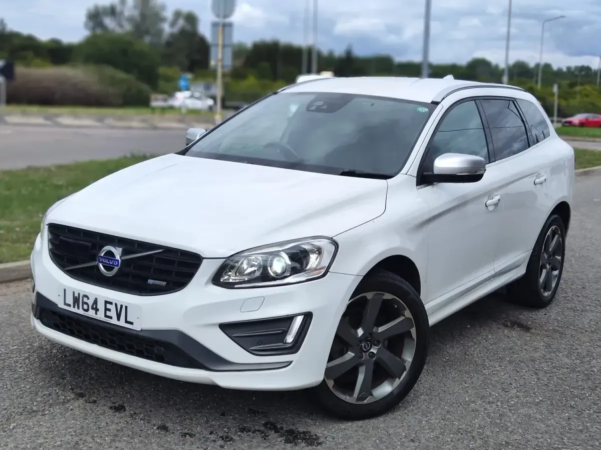Używany Volvo XC60 R-Design 2015 Biały SUV