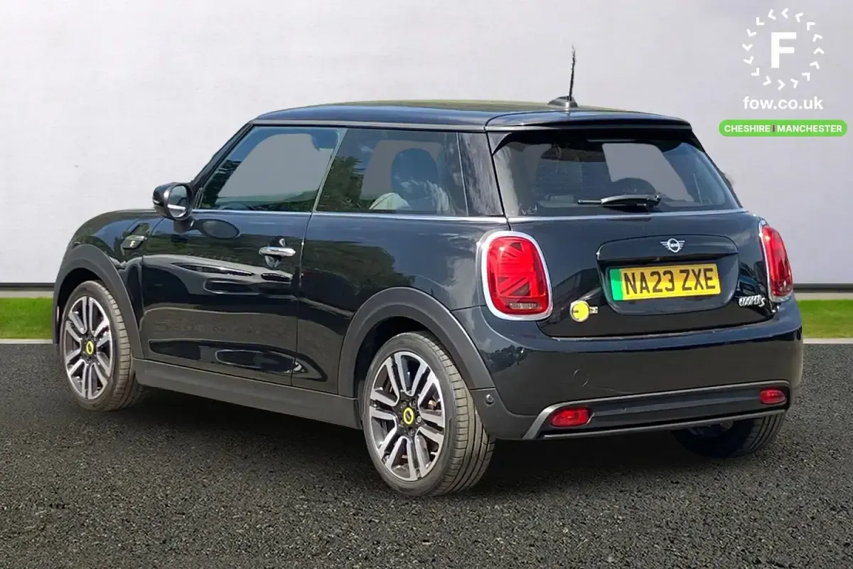 Used Mini Cooper S Level 2 135 kW (184 HP) 2023 Black Hatchback