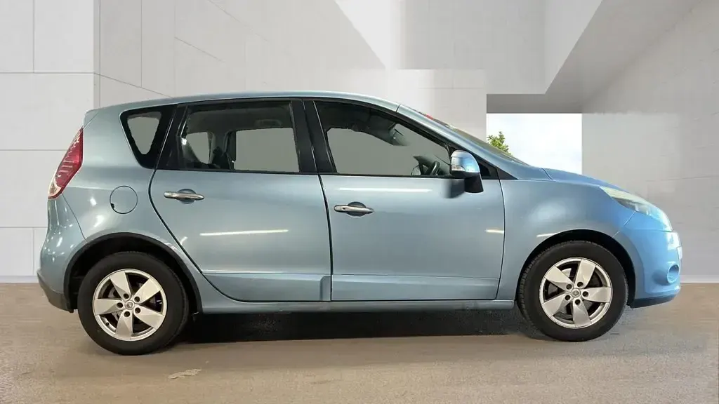 Used Renault Scénic Dynamique 2010 Blue MPV