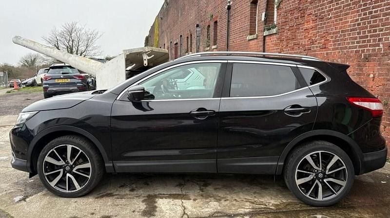 Used Nissan Qashqai Tekna 110 HP (80 kW) 2014 Black SUV