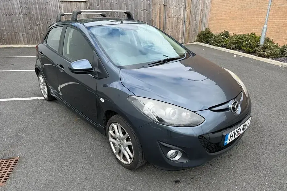 Begagnad Mazda 2 Inclusive 102 HK (75 kW) 2011 Grå Halvkombi