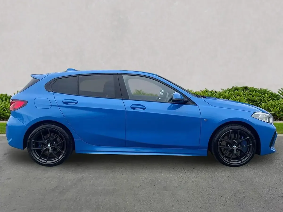 Used BMW 118 M Sport 136 HP (100 kW) 2024 Blue Hatchback