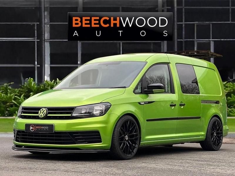 Used VW Caddy Maxi S 102 HP (75 kW) 2020 Green MPV
