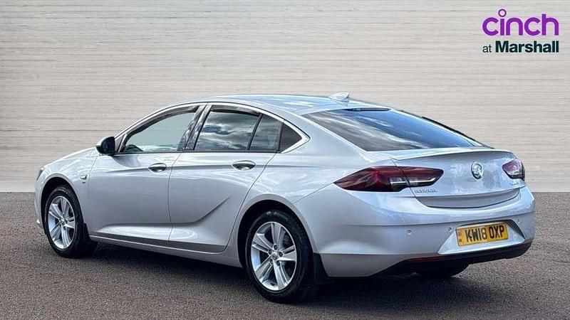 Used Vauxhall Insignia SRi 136 HP (100 kW) 2018 Silver Hatchback