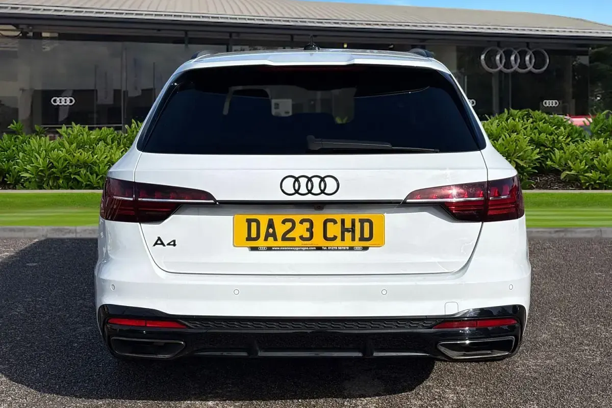Used Audi A4 Black Edition 150 HP (110 kW) 2023 White Estate