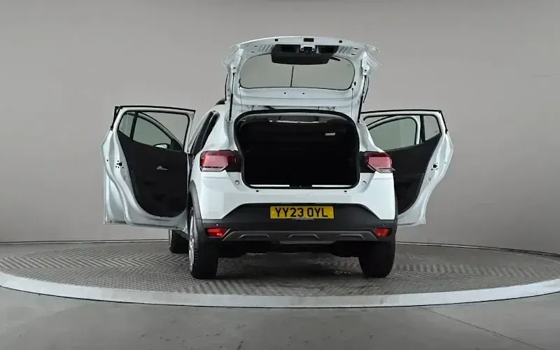 Used Dacia Sandero Expression 91 HP (66 kW) 2023 White Hatchback