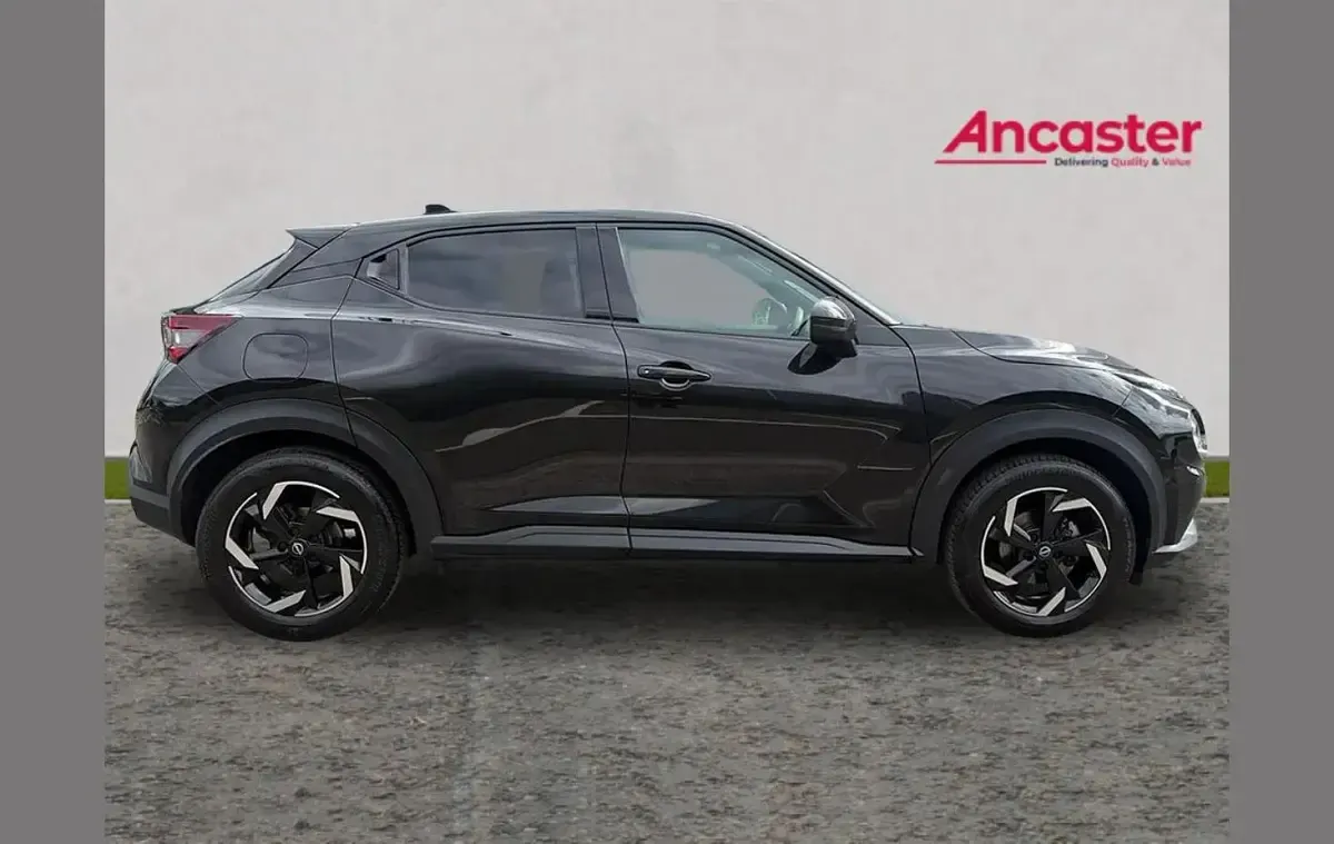 Used Nissan Juke N-Connecta 112 HP (82 kW) 2023 Black SUV