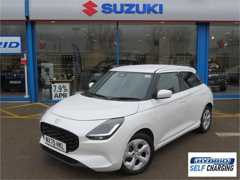 Used Suzuki Swift 2025 White Hatchback