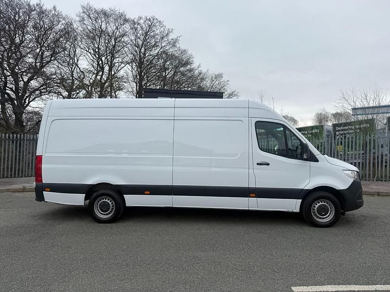 Begagnad Mercedes Sprinter Progressive 2021 Vit Van