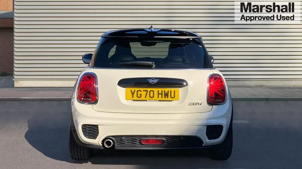 Begagnad Mini Cooper Comfort 136 HK (100 kW) 2020 Vit Halvkombi
