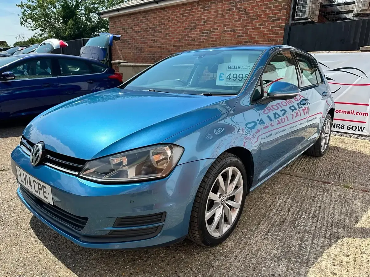 Used VW Golf VII SE 105 HP (77 kW) 2014 Blue Hatchback