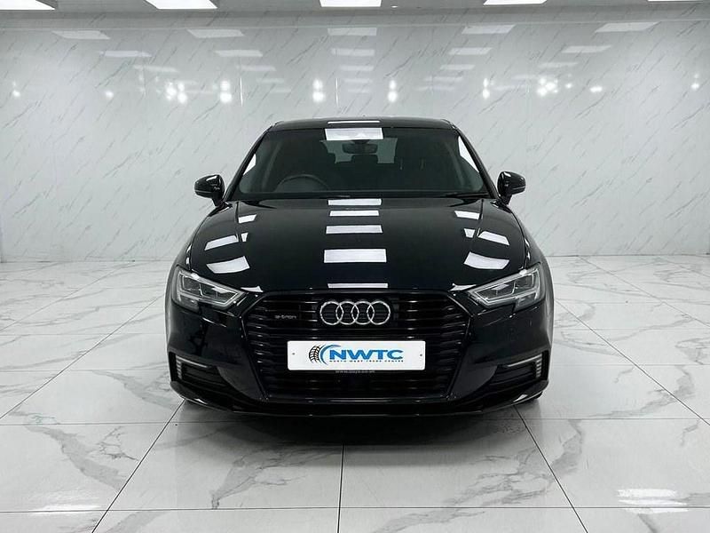 Used Audi A3 Sportback e-tron Advanced 150 HP (110 kW) 2018 Black Hatchback