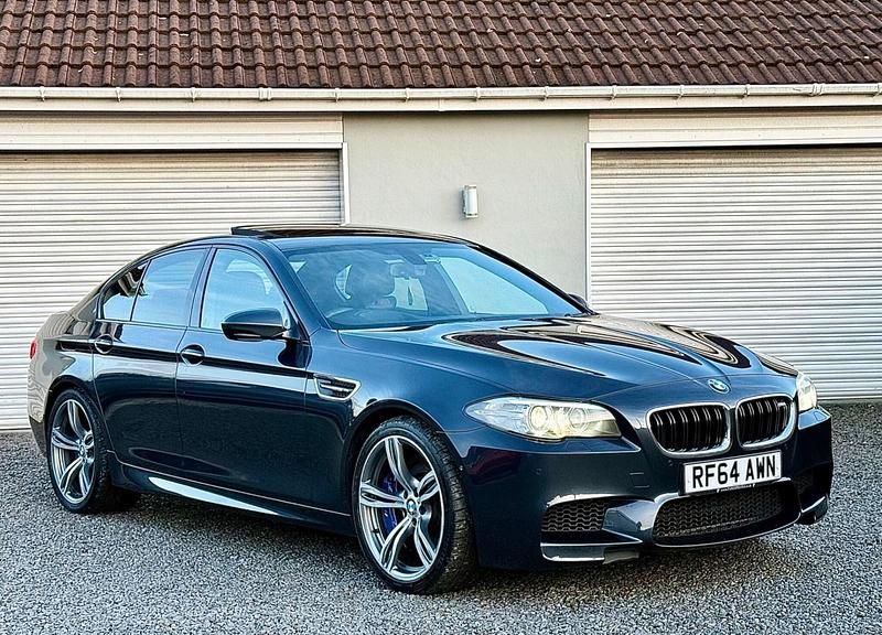 Begagnad BMW M5 2015 Grå Sedan