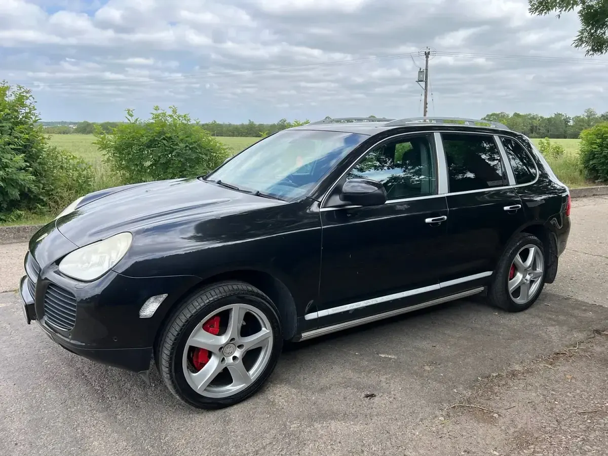 Used Porsche Cayenne Turbo 520 HP (382 kW) 2003 Black SUV